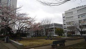 早稻田大学申请难吗？学费是多少？