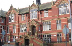 英国兰开夏大学留学学费多少(本硕各专业学费)